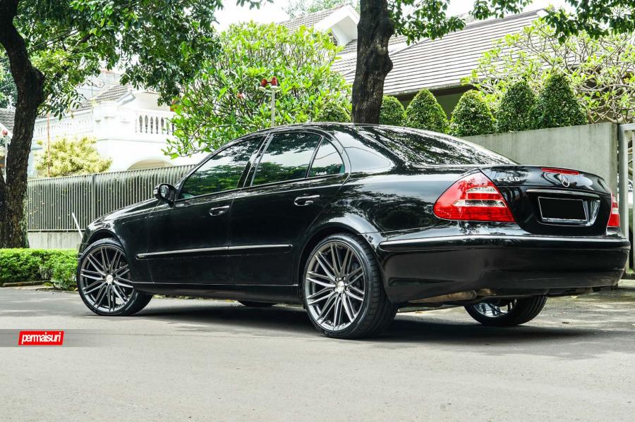  Mercedes-Benz E260 on Vossen Wheels (VFS4) 2017 года  (фото 3 из 12)